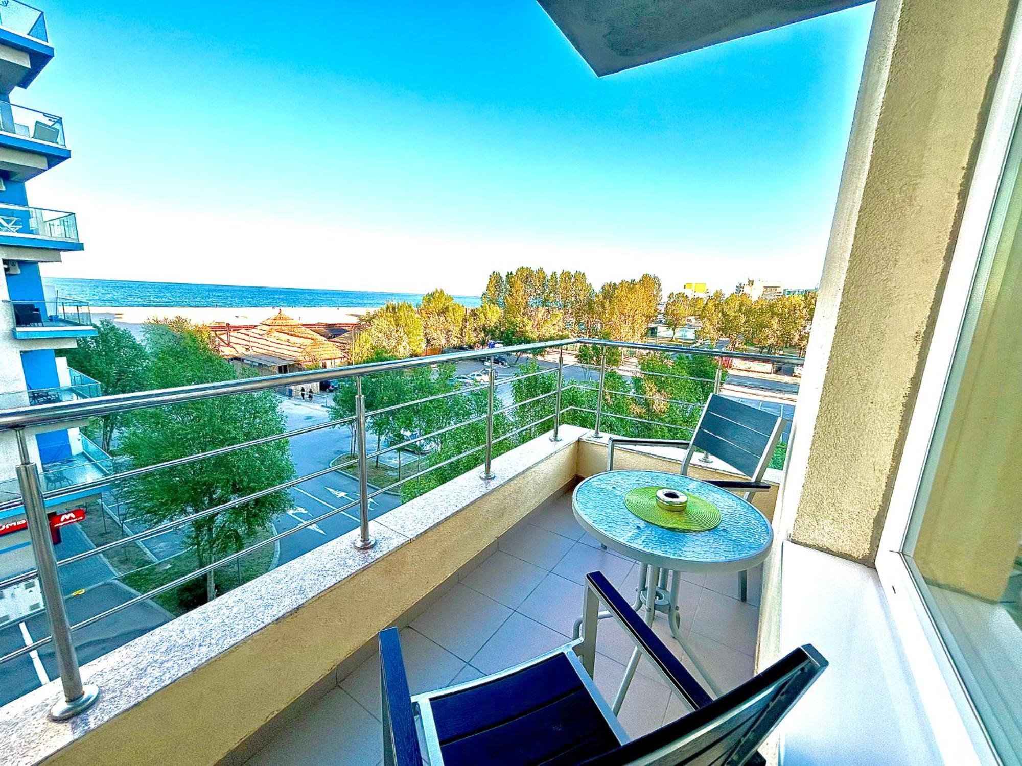 Marcony Boutique Apartments Mamaia Exterior photo